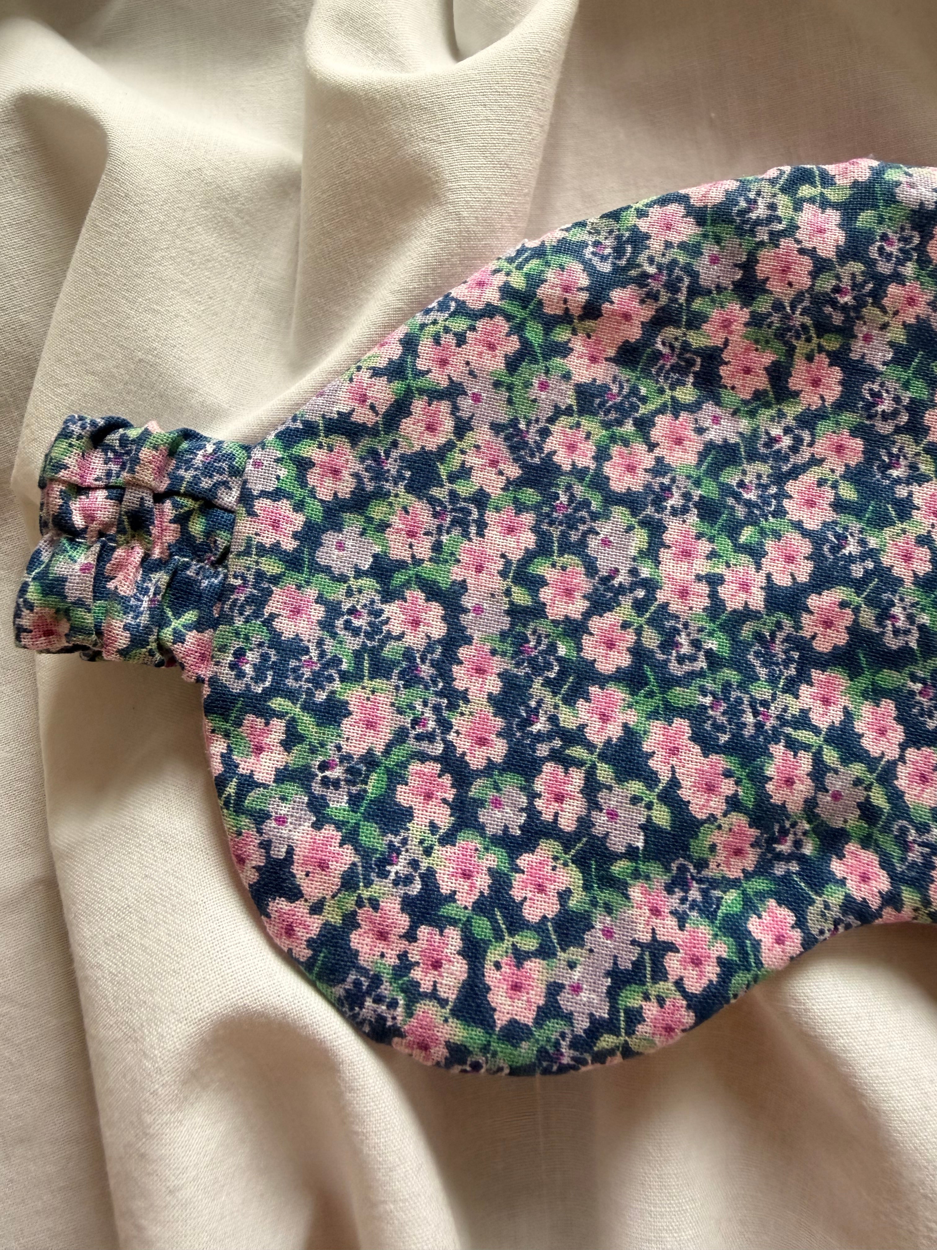 Masque de nuit fleuri rose