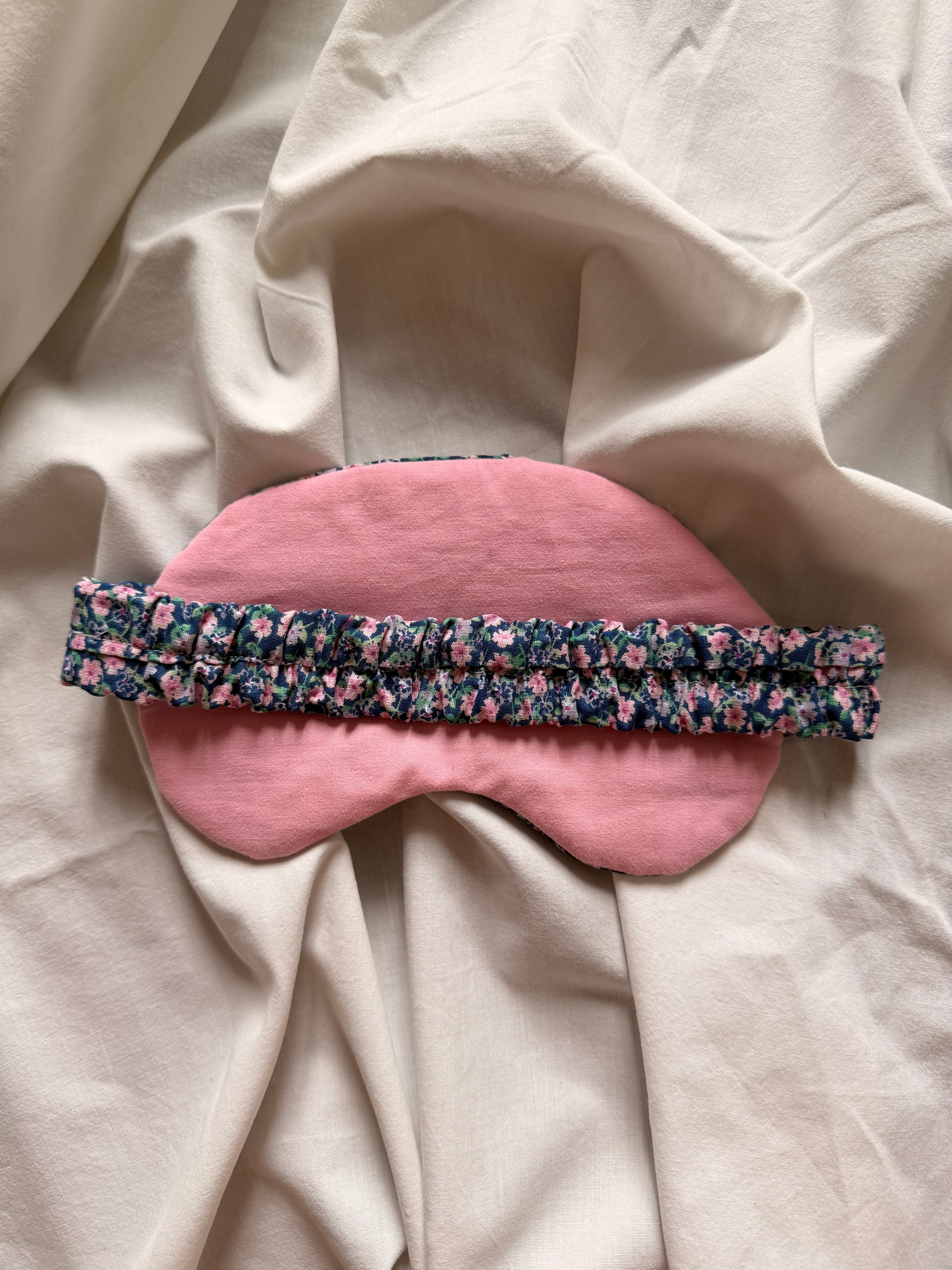 Masque de nuit fleuri rose