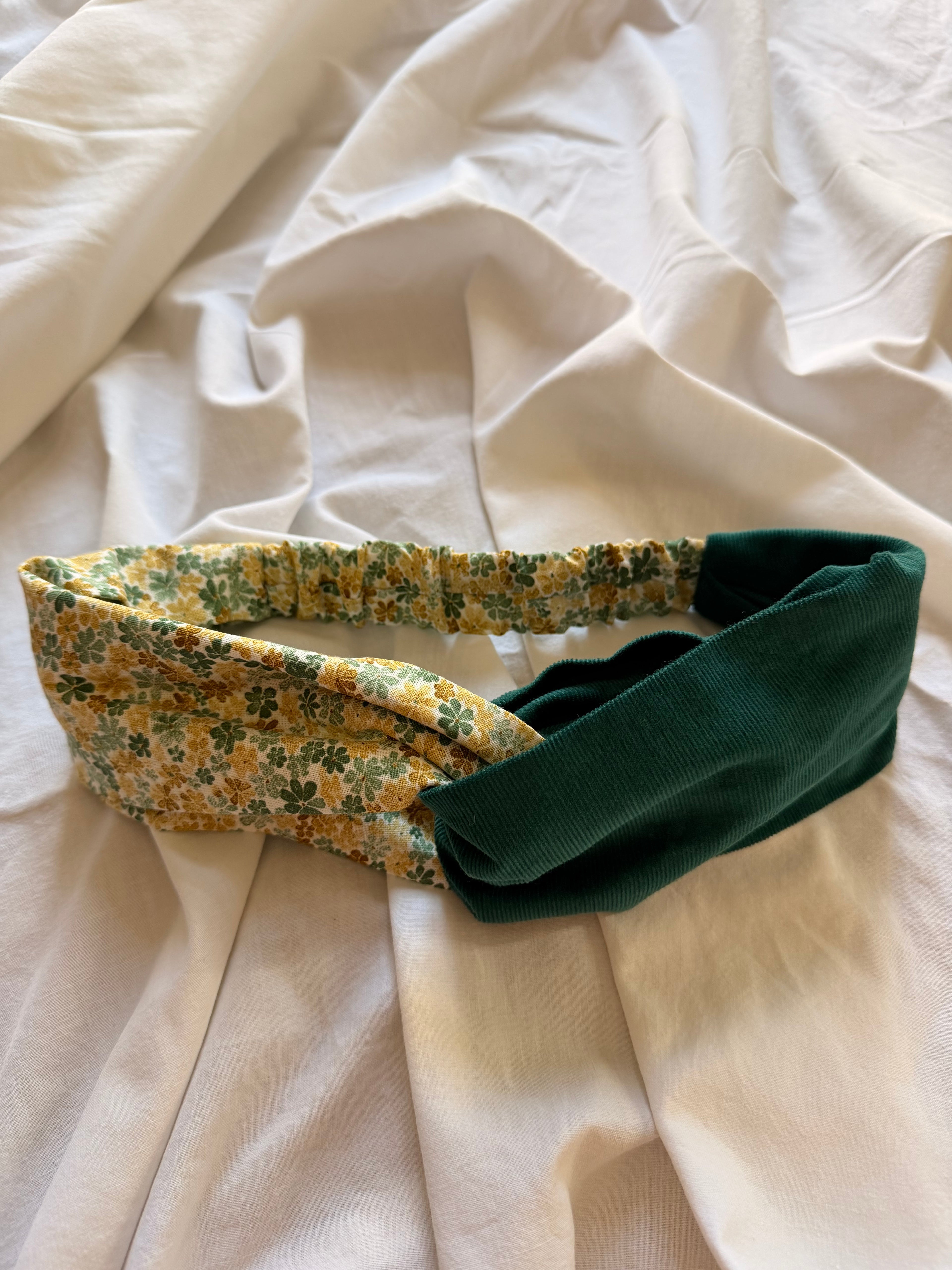 Bandeau fleuri vert et velours