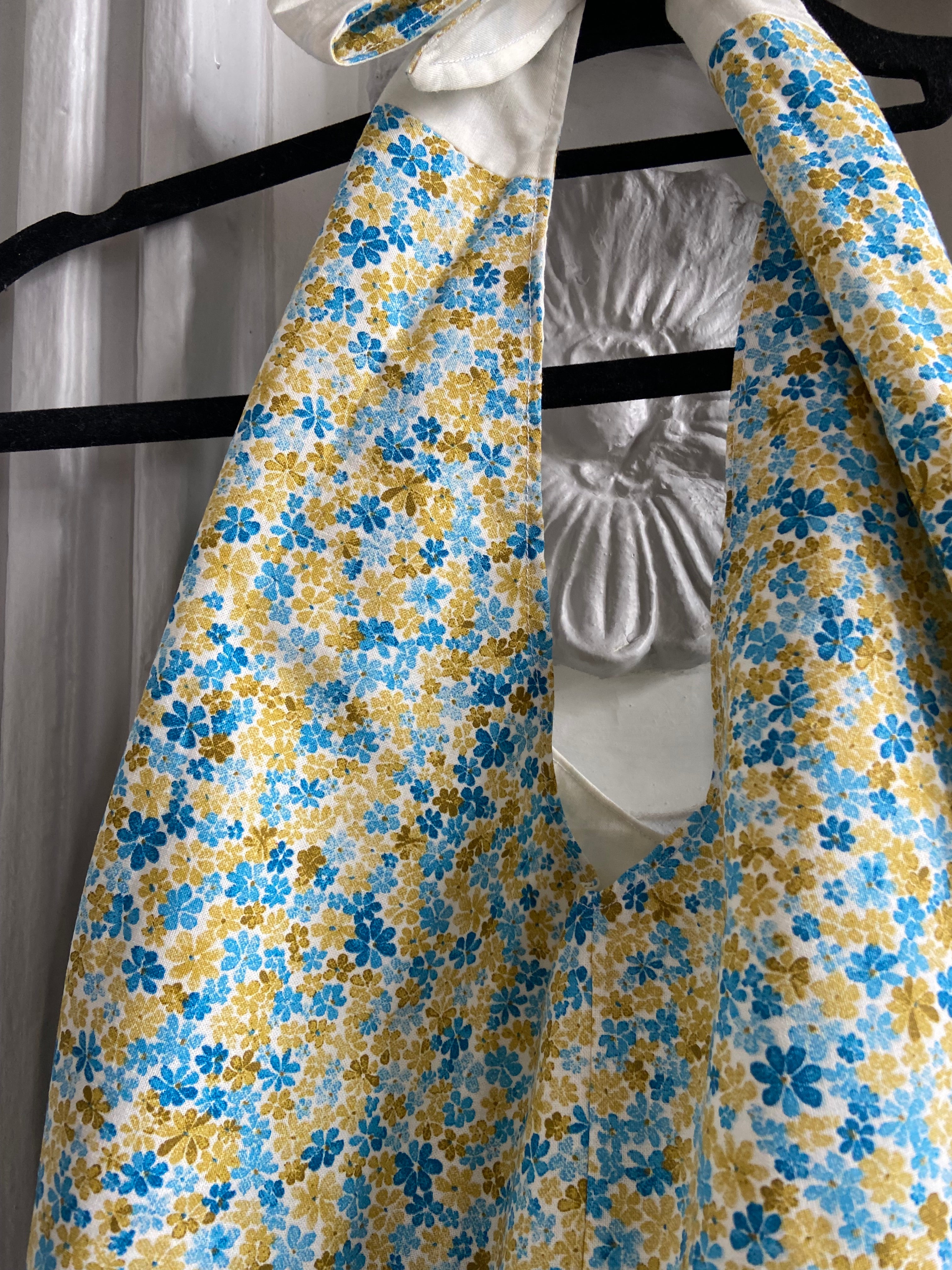 Sac coeur fleuri bleu blanc