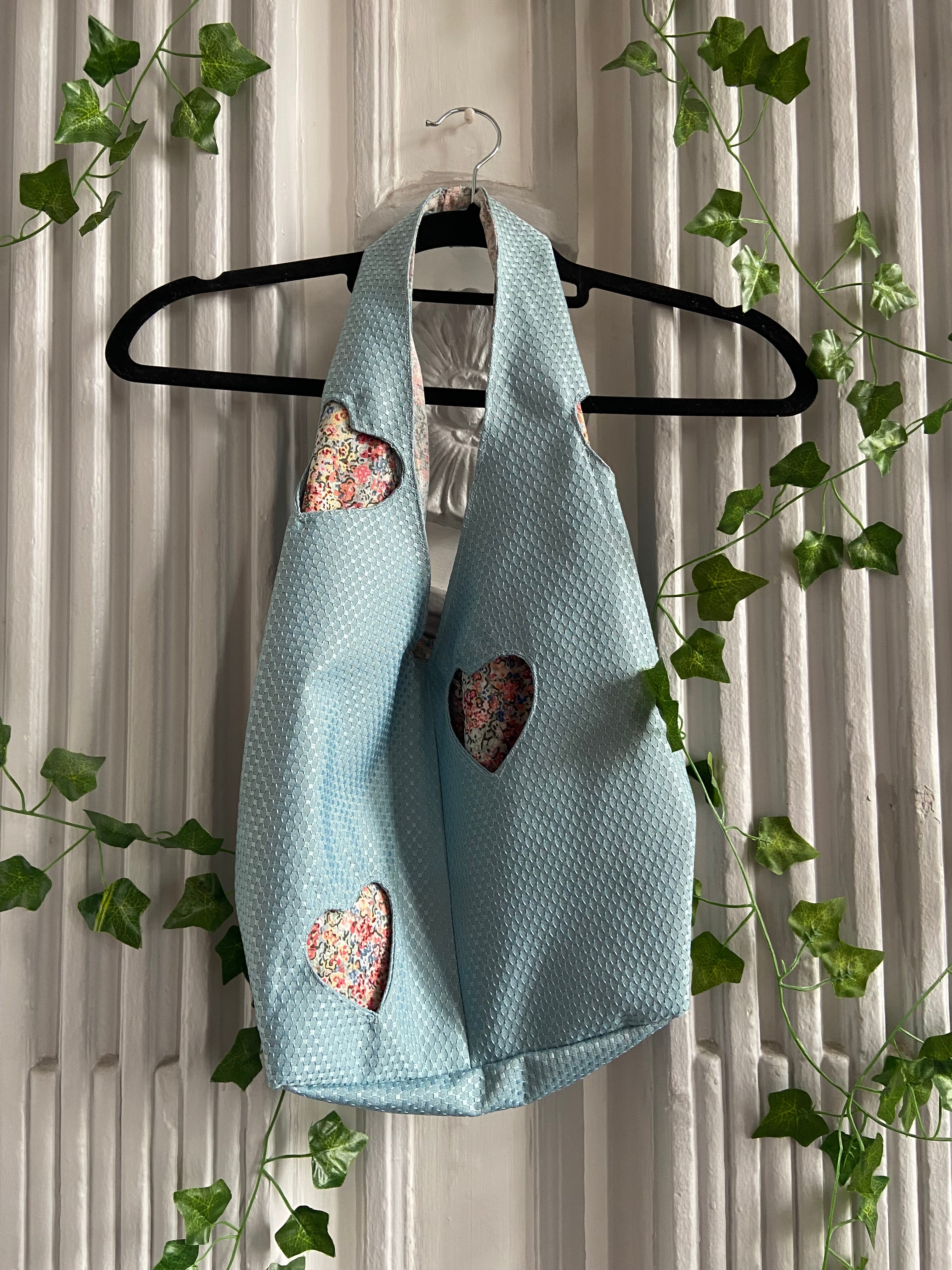 Sac cœur fleuri bleu